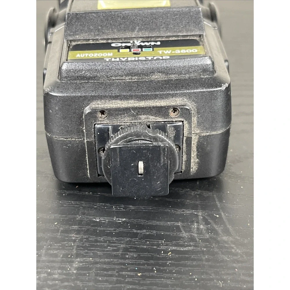Vintage Crown Auto Zoom TW-3600 Thyristor Camera Flash